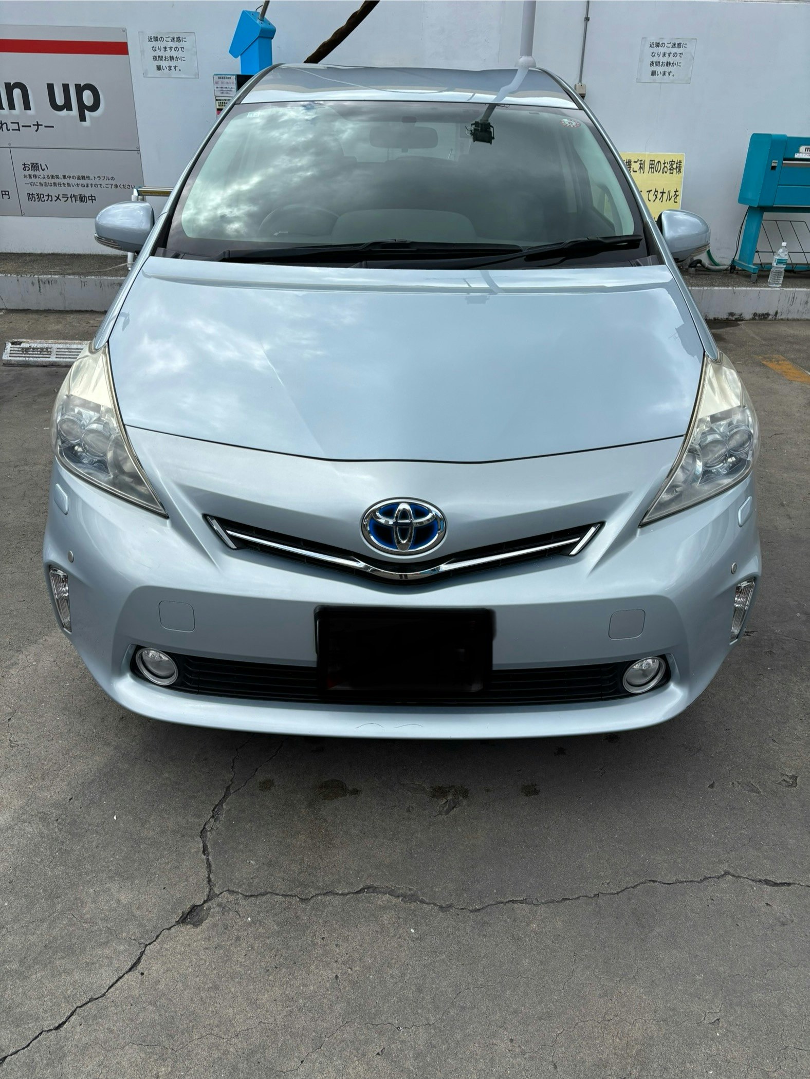 トヨタ  プリウスα  7人乗り 平成24年式  107,000 km