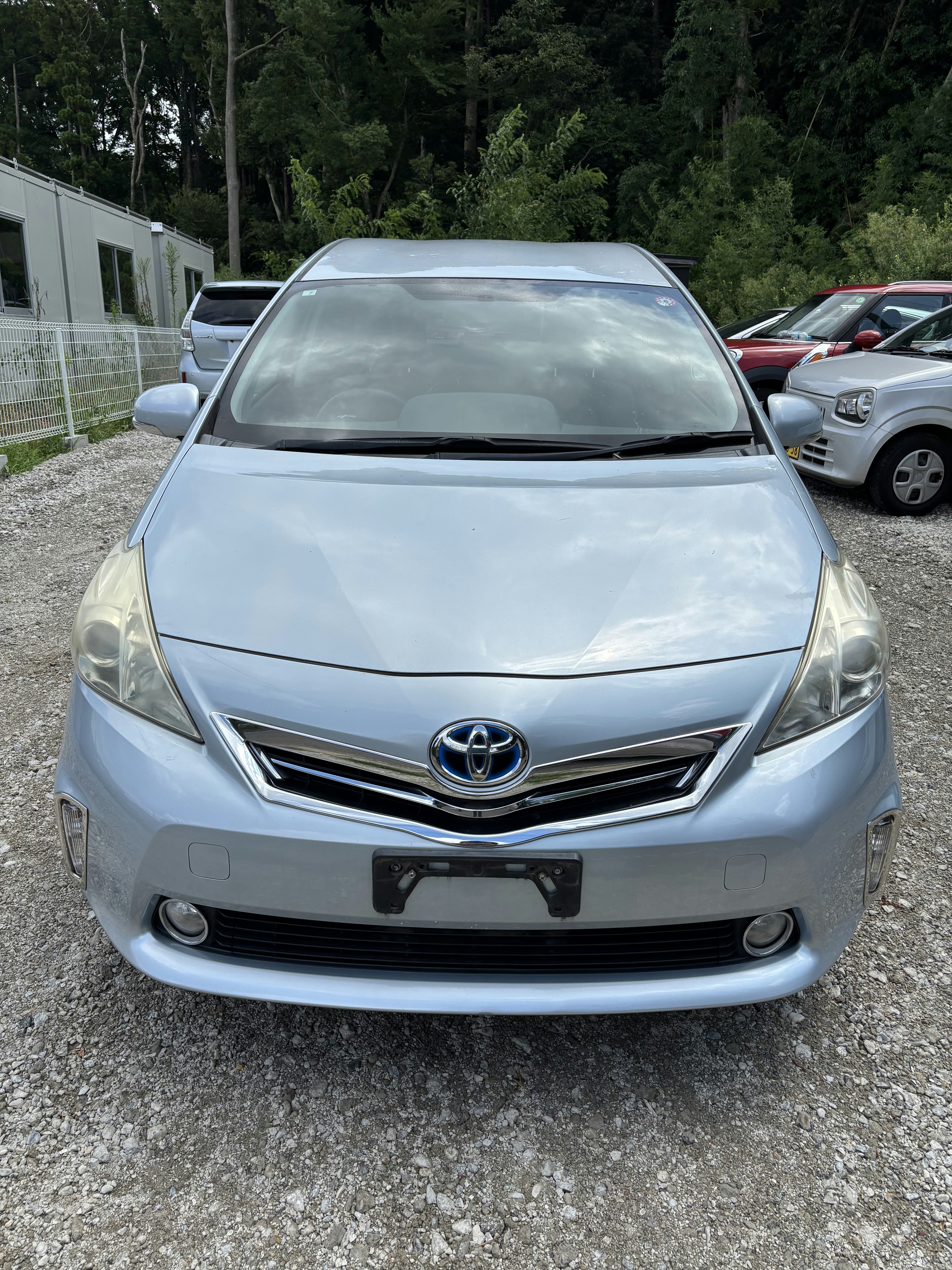 トヨタ  プリウスα  5人乗り 平成24年式  89,500 km